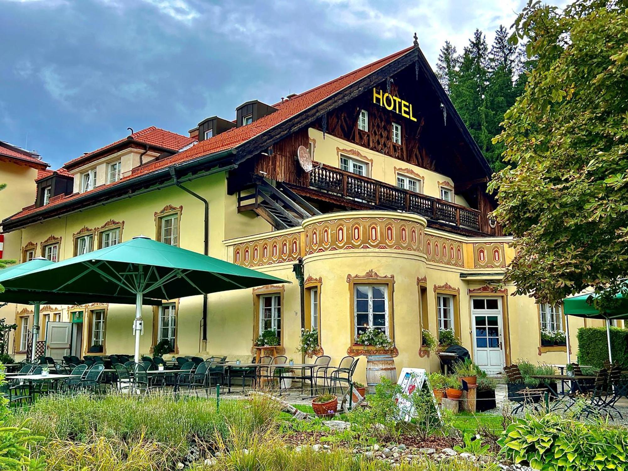 פטץ Hotel Restaurant Gruenwalderhof מראה חיצוני תמונה